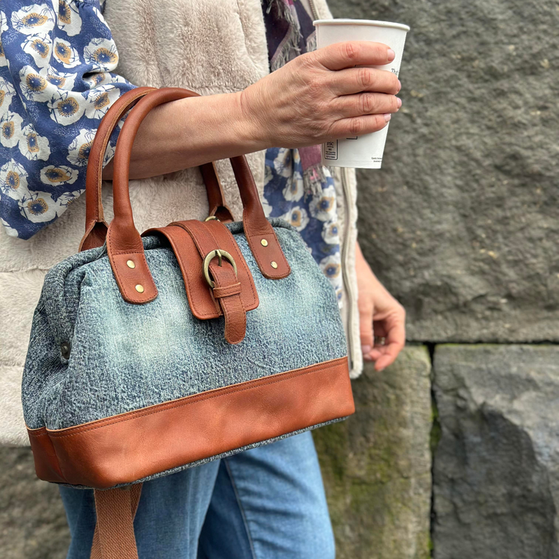 amerileather vintage hunter leather messenger bag backpack Rustic Leather Backpack and Messenger Bag – Blue Sebe Handmade Leather Bags main image 0